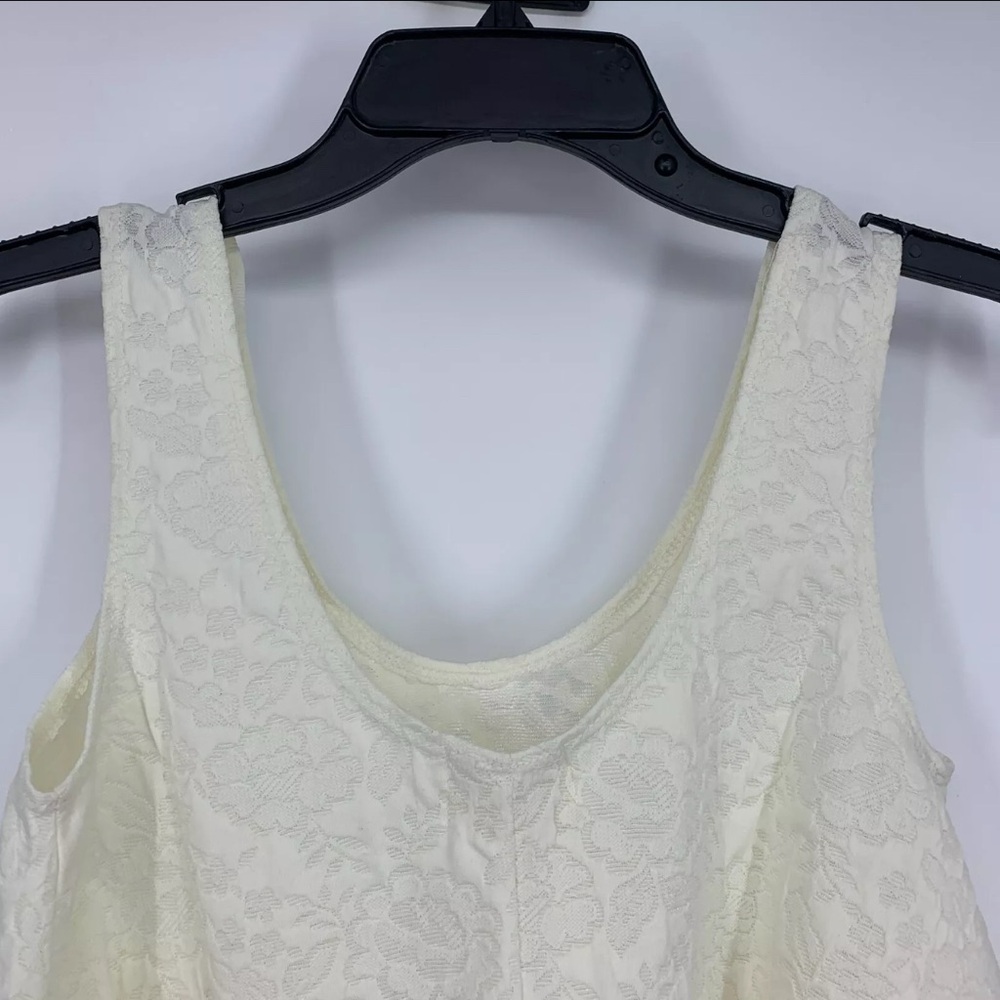 L. A HEARTS Ivory Floral Crop Scoop Neck Lace Sleeveless - Picture 3 of 4
